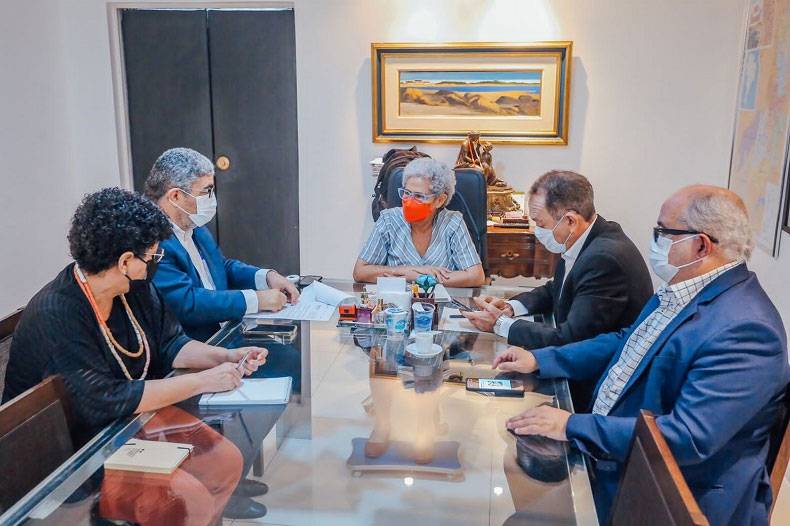 Governadora Regina Sousa anuncia redução de ICMS para 18%